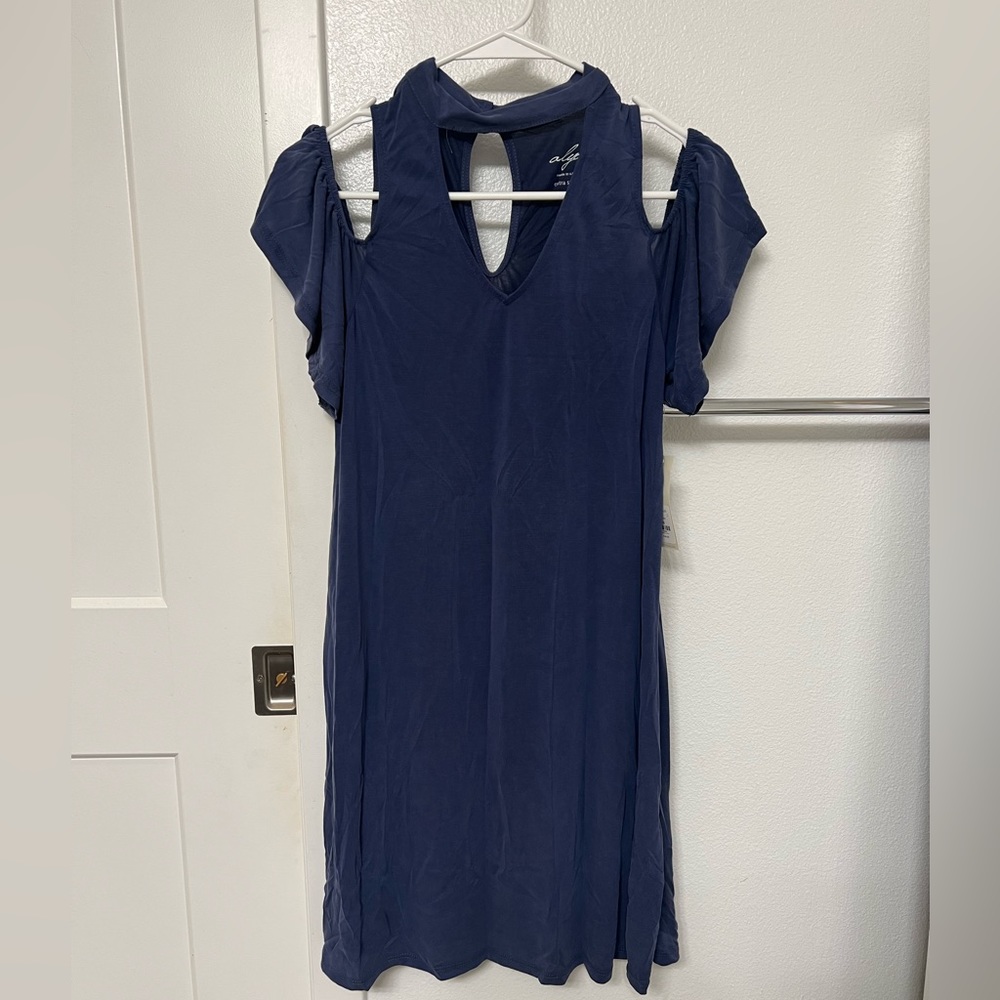 NWT Navy Francesca’s - Alya Off the Shoulder Midi Dress
